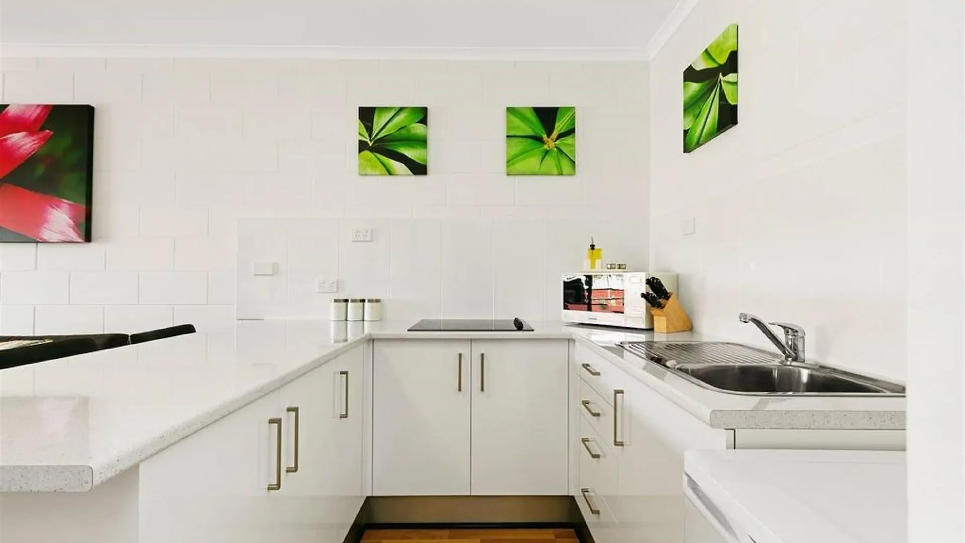 Cascade Gardens Aparthotel Cairns Australia